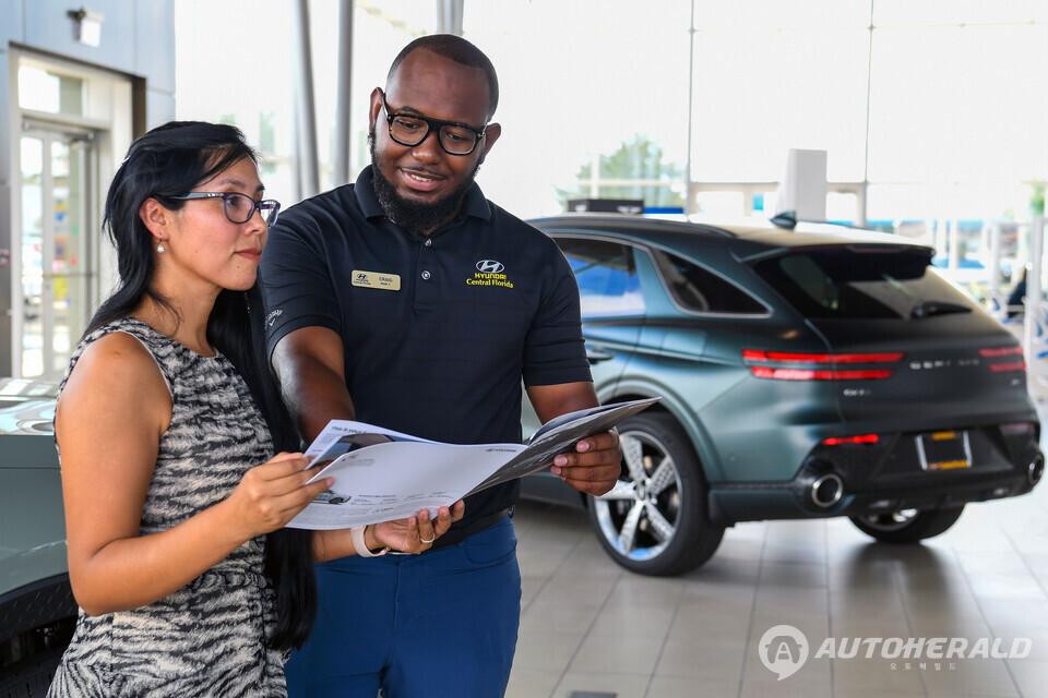 미국은 전미자동차딜러협회(NADA)가 주도하는 자동차 프랜차이즈법(Franchise Laws)에 의해 제조사의 작접 판매를 허용하지 않는다. (출처:현대자동차)