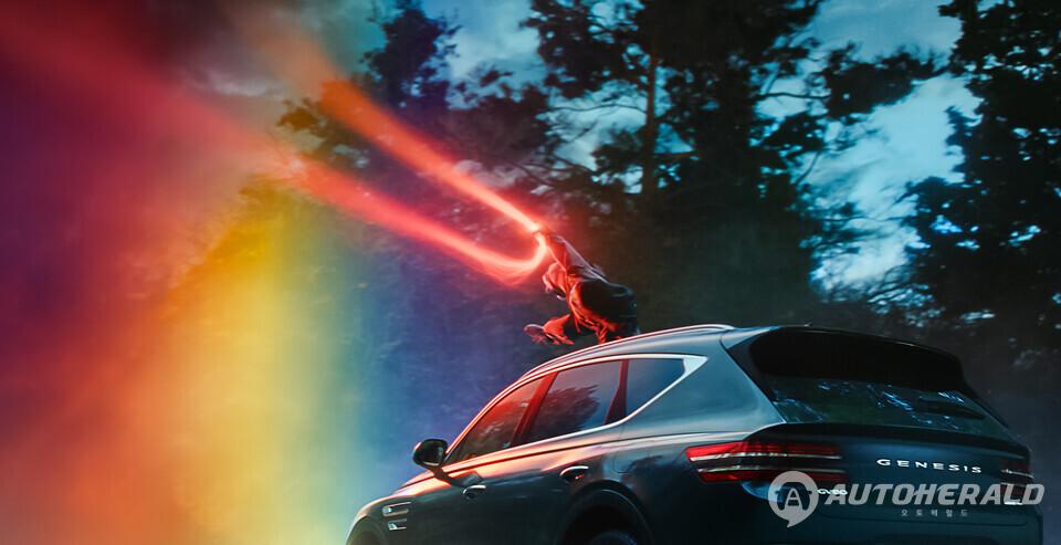 제네시스가 GV80의 세련된 디자인과 가족 친화적인 공간을 감성적으로 담아낸 새로운 광고 캠페인을 시작한다. (출처:제네시스)