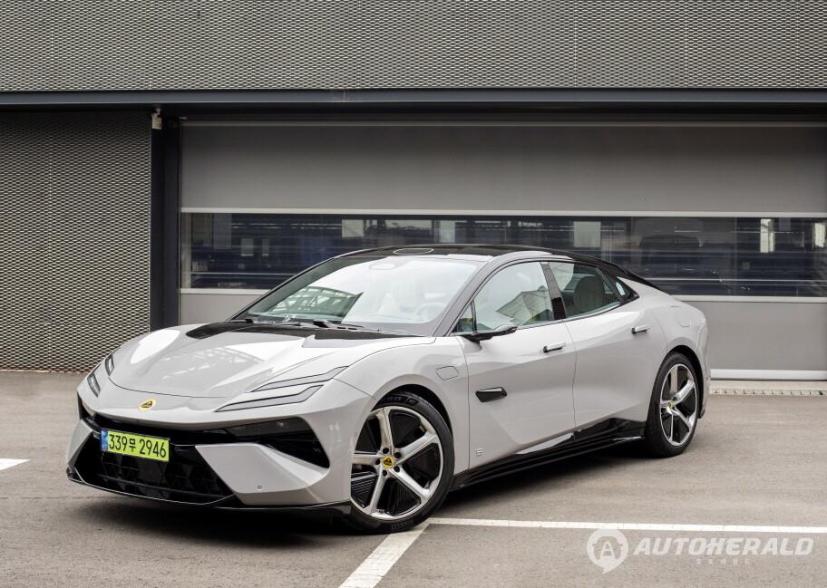 무한 경쟁 시대, 럭셔리카도 가성비 따진다. 로터스 에메야 (출처: 로터스)