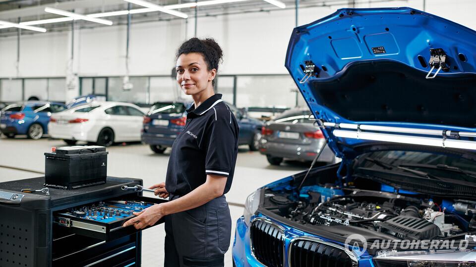BMW 그룹 코리아가 오는 8월 18일부터 9월 27일까지 전국에 있는 BMW 및 MINI 공식 서비스센터에서 무상 점검과 유상 수리 할인 등 다양한 혜택을 제공하는 서비스 캠페인을 실시한다. 닥터 BMW 위크(출처: BMW 그룹 코리아)