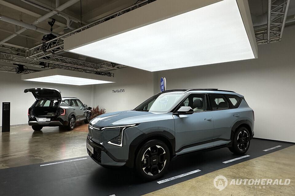 해당 모델은 완전충전시 최대 460km 주행가능거리를 발휘한다(오토헤럴드 김훈기 기자)