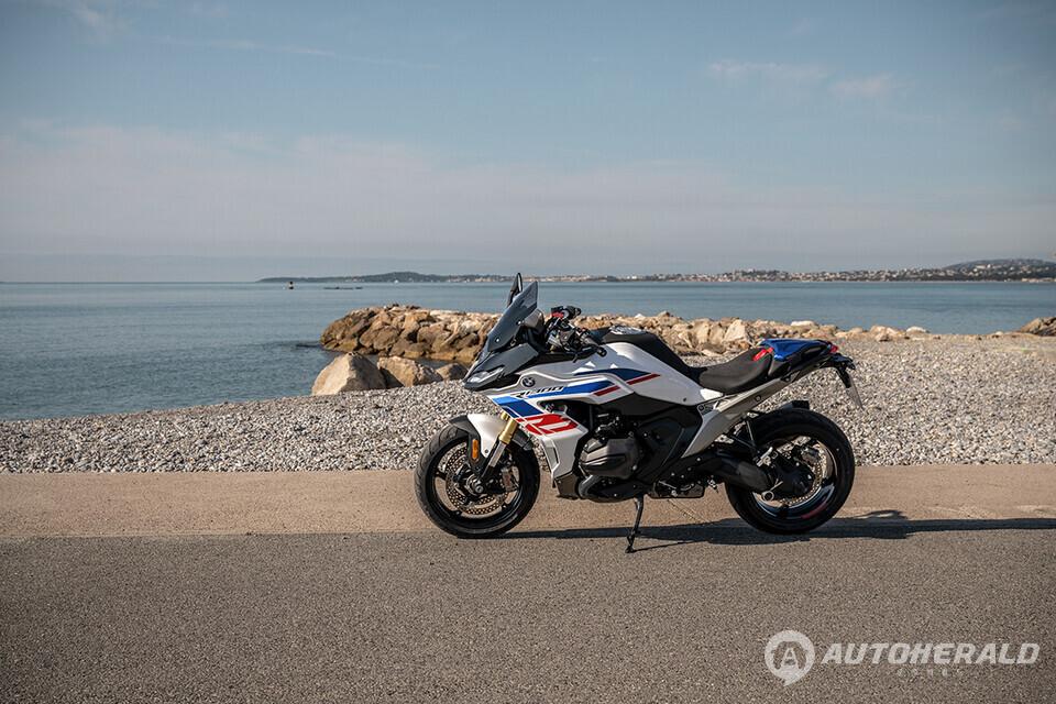 BMW 모토라드의 현행 박서 엔진 모델 중 가장 빠른 시속 240km의 최고속도를 자랑한다. (출처: BMW 모토라드)