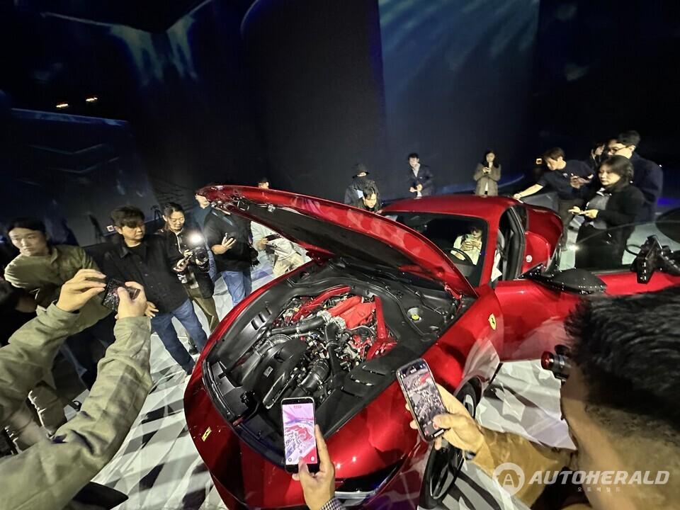 파워트레인은 V8 3855cc 엔진이 탑재되어 최고 640마력을 발휘한다(오토헤럴드 김훈기 기자)