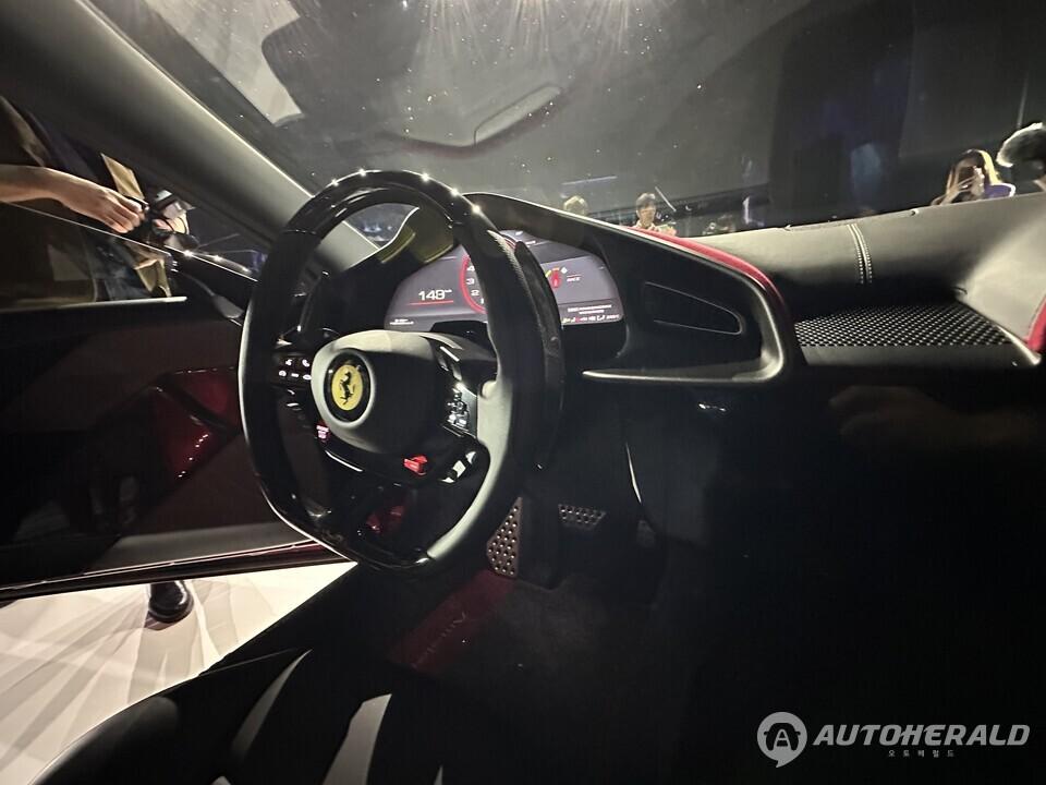 해당 모델 국내 판매 가격은 3억 8500만 원부터 시작된다(오토헤럴드 김훈기 기자)