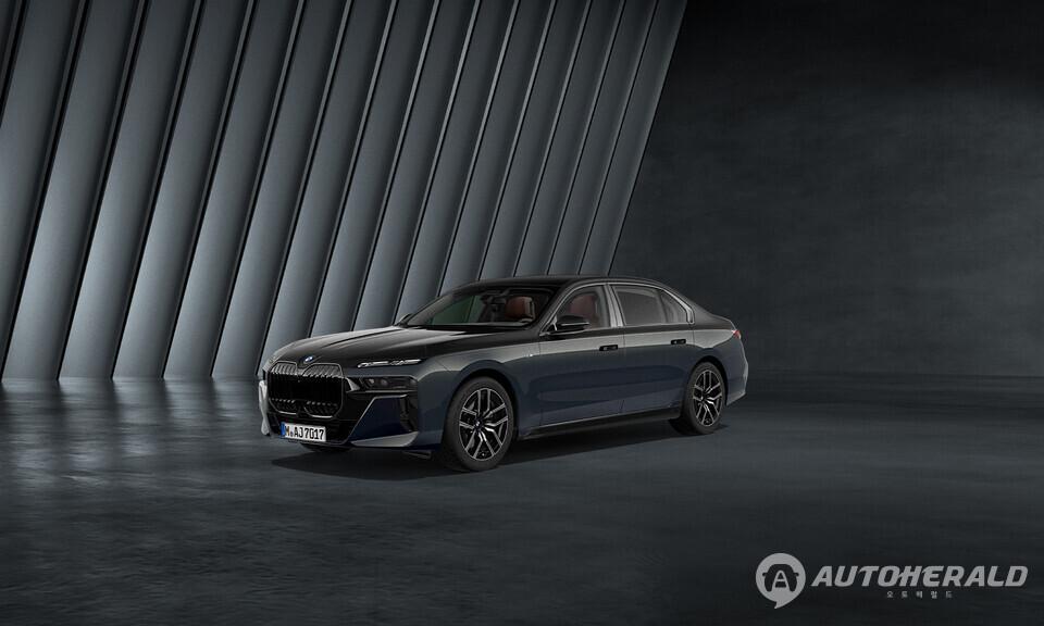  BMW 740i xDrive M 스포츠 프로 인디비주얼 투톤 드라빗 그레이 에디션