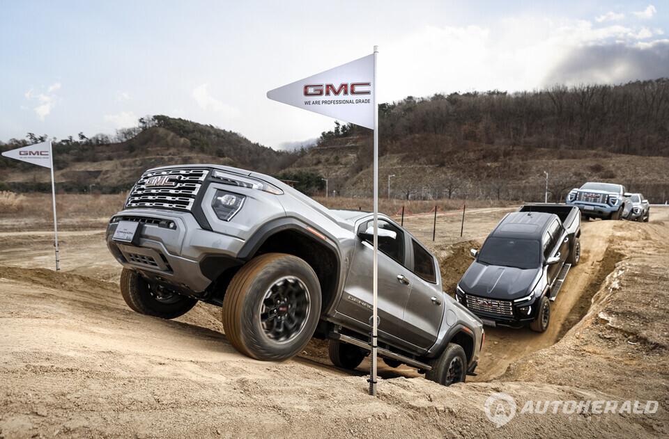 GMC 캐니언 오프로드 주행(오토헤럴드 김흥식 기자)