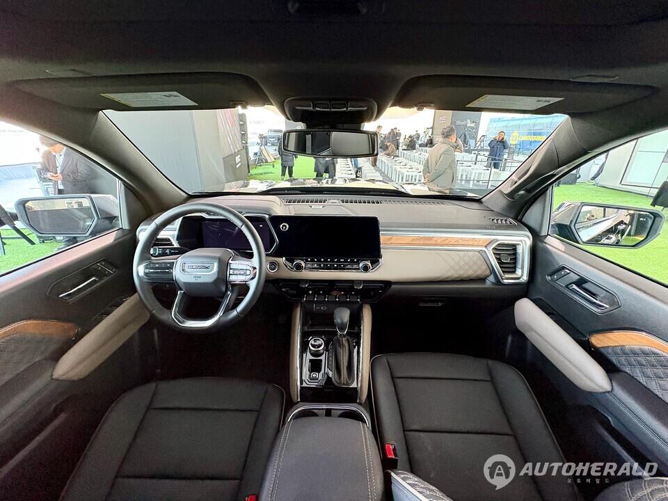 GMC 캐니언 실내 (오토헤럴드 김흥식 기자)