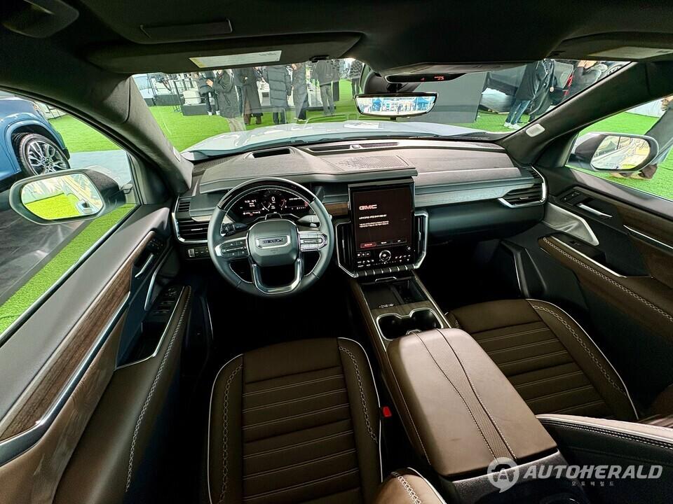 GMC 아카디아의 실내 (오토헤럴드 김흥식 기자)