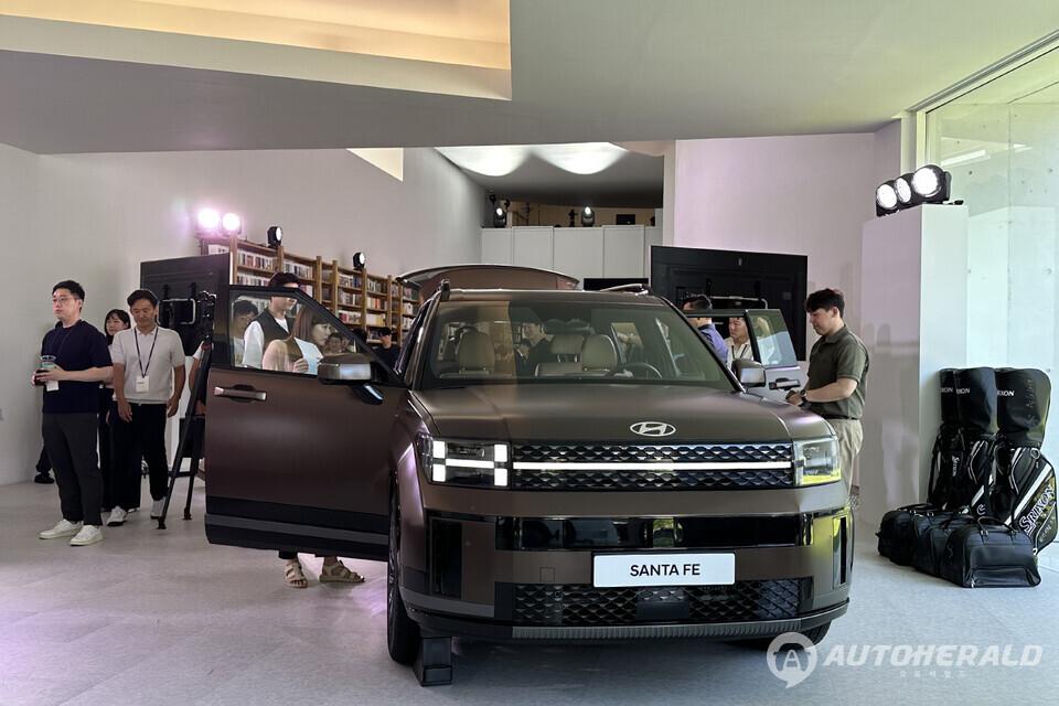 현대차가 올 하반기 싼타페의 단순 연식 변경 수준을 넘어선 굵직한 부분변경을 시도한다(오토헤럴드 DB) 