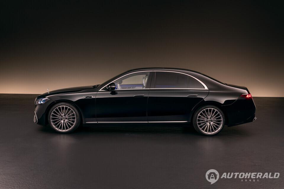 더 뉴 메르세데스 벤츠 S 클래스 측면. (메르세데스 벤츠 제공)