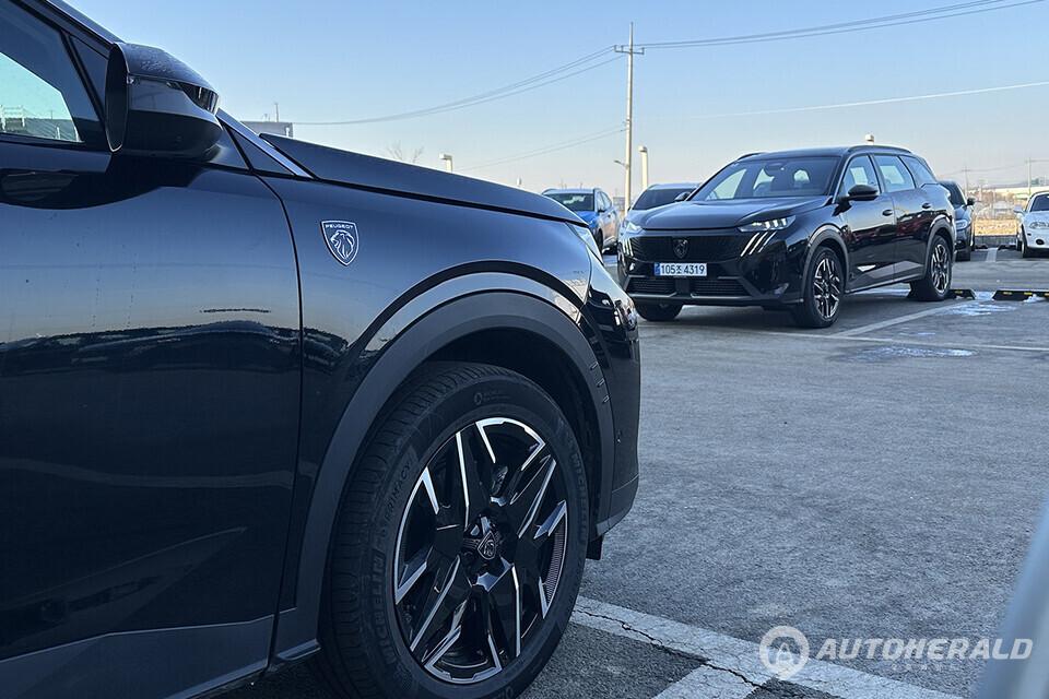 해당 모델의 복합 연비 13.3km/ℓ는 차체 크기와 7인승 구성, 중형 SUV급 체급을 고려하면 꽤 준수한 수치를 나타낸다(오토헤럴드 김훈기 기자)