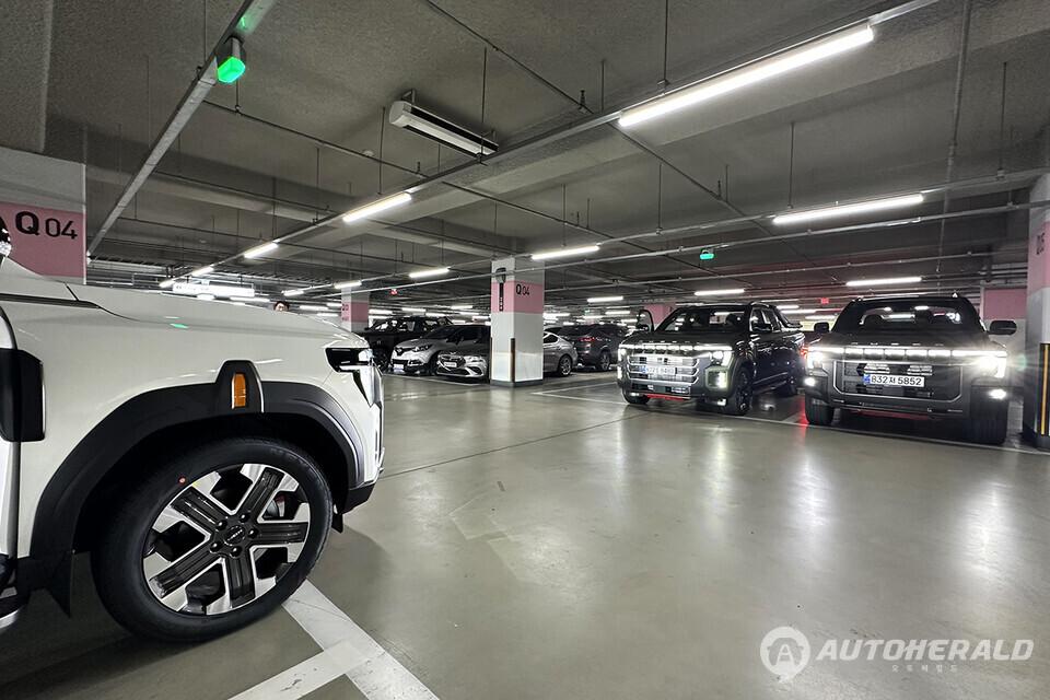 무쏘 파워트레인은 디젤과 가솔린 두 가지로 운영된다(오토헤럴드 김훈기 기자)