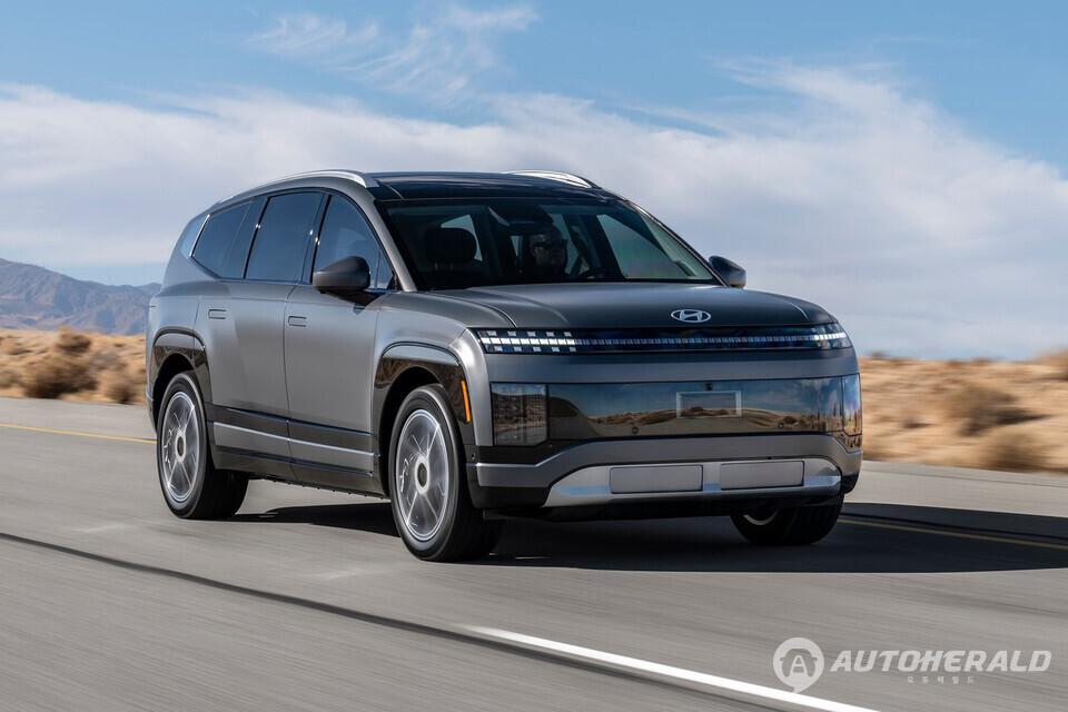 이번 리콜은 배터리팩 내부 고전압 '버스바(busbar)' 체결이 기준에 미달했을 가능성에 따른 것이다. 사진은 아이오닉 9(출처: 현대차)