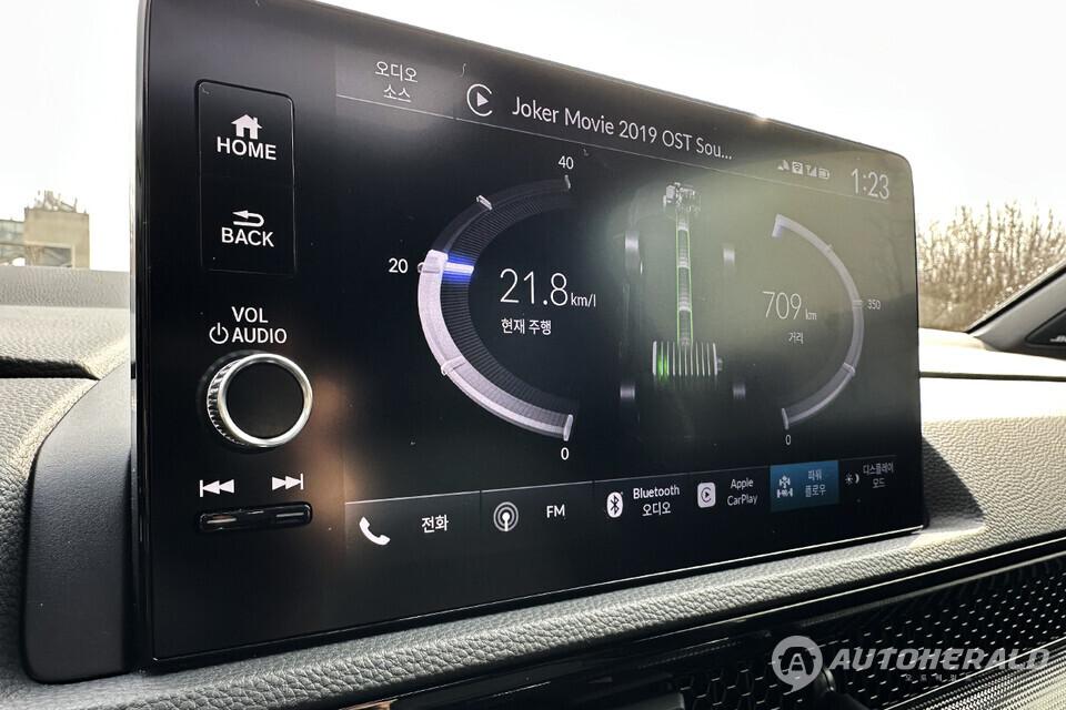 안전 및 편의 사양으로는 후측방 경보 시스템과 크로스 트래픽 모니터가 새롭게 추가됐고, 혼다 센싱 기반의 주행 보조 시스템은 유지됐다(오토헤럴드 김훈기 기자)