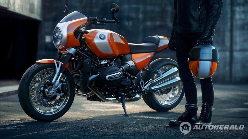 BMW 모토라드가 26일 오후 2시부터 'BMW R 12 S' 스페셜 에디션을 자사 온라인샵을 통해 국내에 오직 15대만 한정 판매한다고 밝혔다.(BMW 모토라드 제공)
