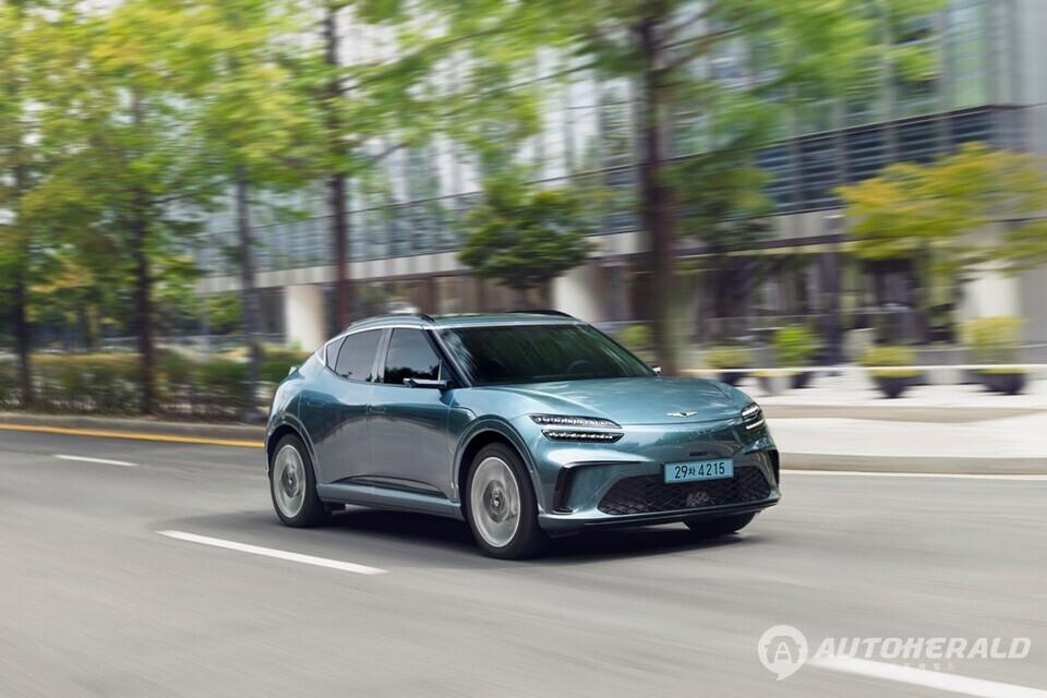 제네시스가 연식 변경 모델 ‘2027 GV60’와 ‘2027 GV70 전동화 모델’을 19일 출시하고 본격적인 판매에 돌입했다. (제네시스 제공)