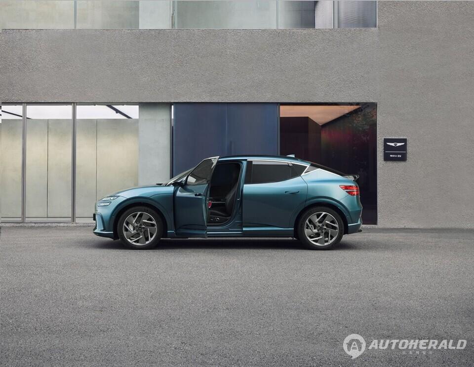 2027 GV60는 판매 가격을 동결하면서도 고객 편의성과 안전성을 한층 향상시킨 것이 특징이다. (제네시스 제공)