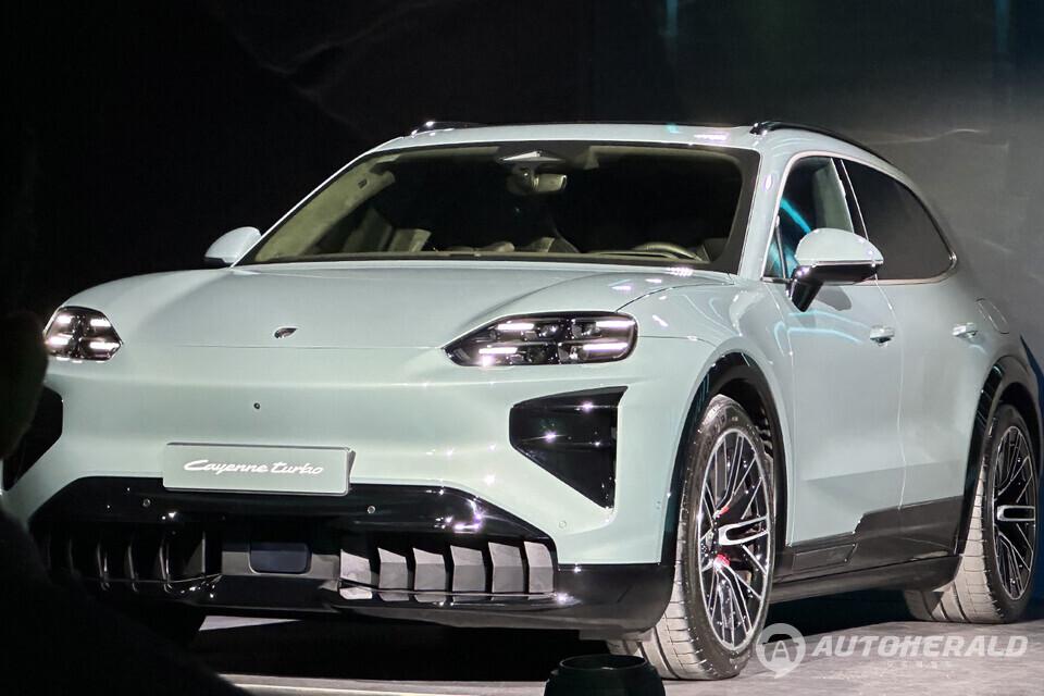 카이엔 일렉트릭 터보 모델은 런치 컨트롤 기준 최고출력 1156마력, 최대토크 153.0kg.m를 발휘한다(오토헤럴드 김훈기 기자)