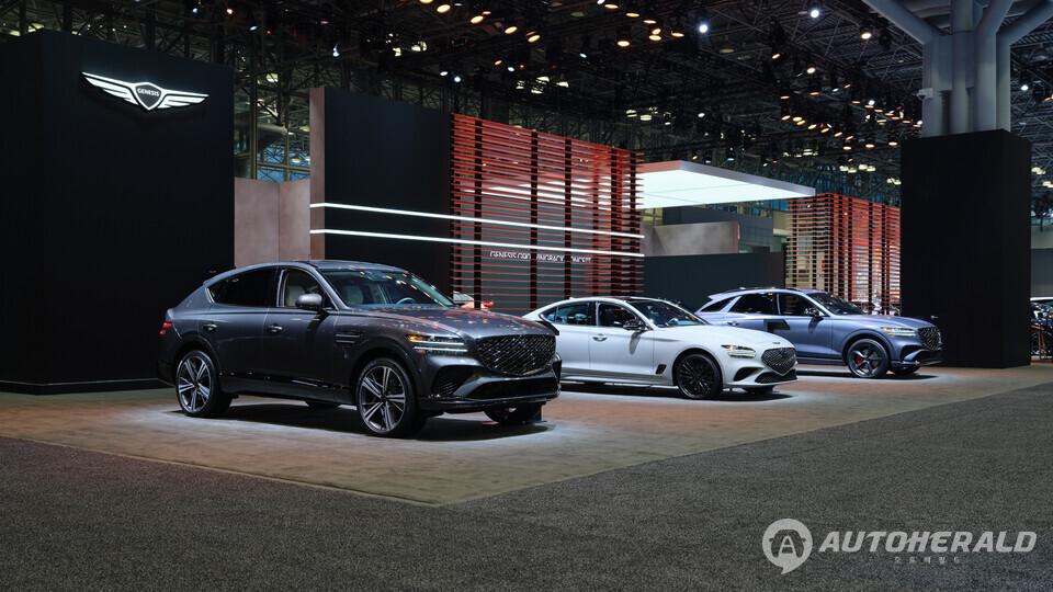 제네시스 브랜드는 이번 오토쇼를 통해 미래 방향성을 보여주는 콘셉트 모델과 모터스포츠 전략도 공개했다(현대차 제공)