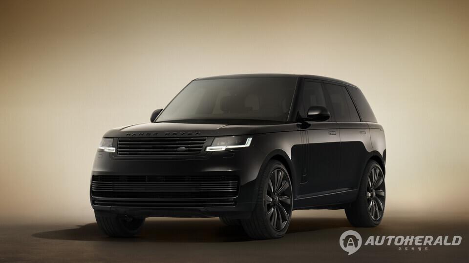 JLR 코리아가 레인지로버 SV 블랙을 국내 공식 출시했다. (JLR 코리아 제공)