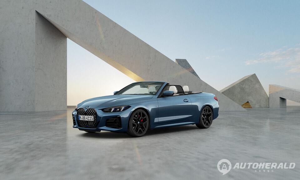 420i 컨버터블 M 스포츠 프로 아틱 레이스 블루 에디션은 오픈 톱 주행의 낭만과 일상 속 실용성을 함께 갖춘 모델이다(BMW 제공)