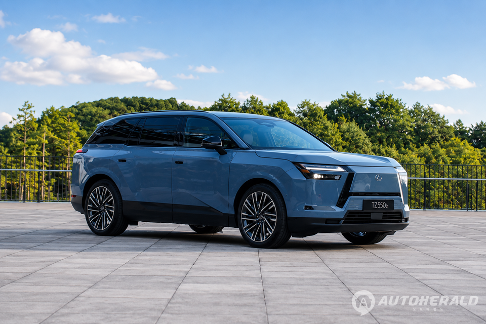 렉서스 브랜드의 첫 3열 전기 SUV TZ 550e. 렉서스 특유의 균형감을 강조한 디자인을 갖고 있다. (오토헤럴드)