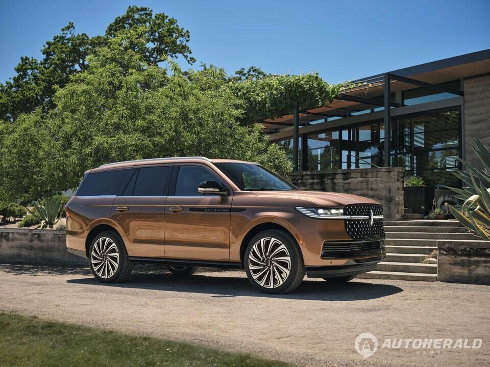링컨 브랜드 플래그십 SUV ‘올-뉴 링컨 네비게이터'가 국내 출시됀다. (에프엘오토코리아)